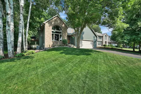 12896 Forest Ct, Apple Valley, MN 55124