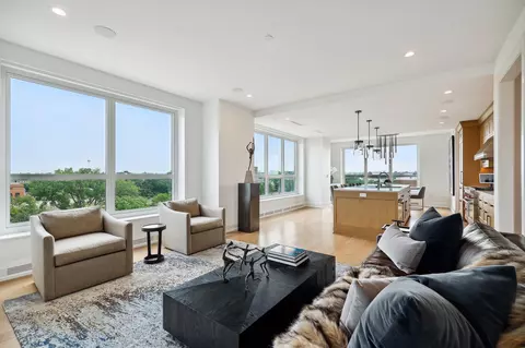 1111 W River Pkwy #5D, Minneapolis, MN 55415