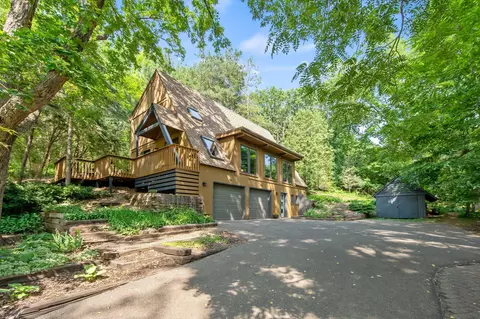 1388 Summit Cir, West Saint Paul, MN 55118