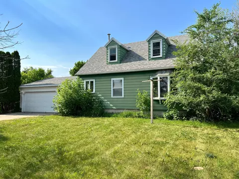606 5th St SE, Dodge Center, MN 55927