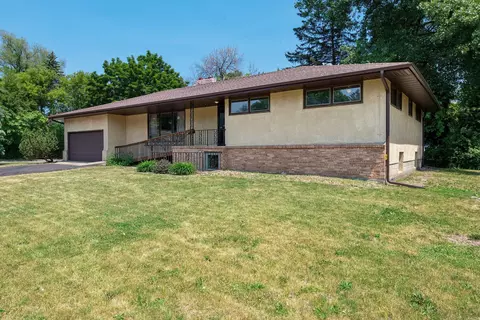 2150 Fernwood St, Roseville, MN 55113