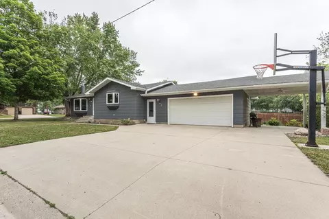 400 6th Ave SE, Pelican Rapids, MN 56572