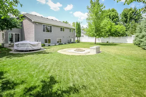 2218 Viking Dr, Saint Cloud, MN 56301 photo 2