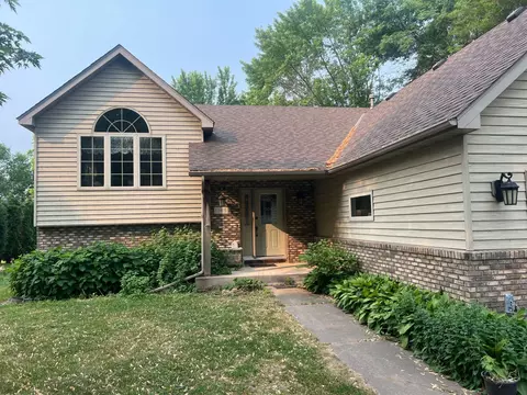 13415 295th St, Lindstrom, MN 55045