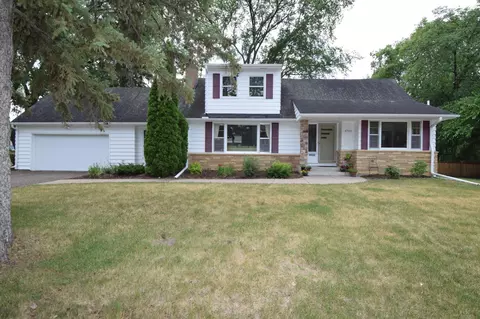 4701 33rd Ave N, Golden Valley, MN 55422