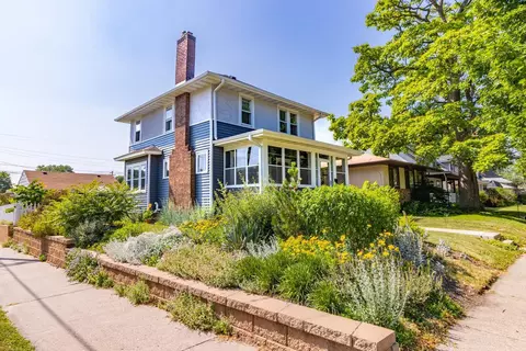 299 Brimhall St, Saint Paul, MN 55105