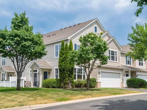 1771 Countryside Dr, Shakopee, MN 55379