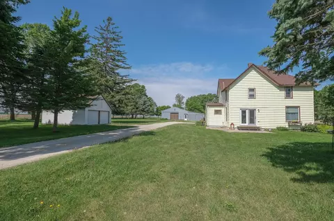 33121 145th St, Waseca, MN 56093