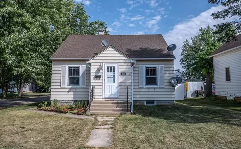 804 Home St, Kenyon, MN 55946