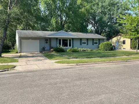 1109 Quincy Ave, Willmar, MN 56201