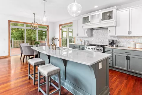 283 Day Farm Rd, Hudson, WI 54016