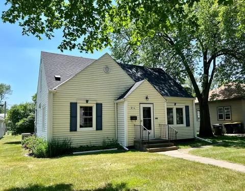 614 E 5th St, Redwood Falls, MN 56283