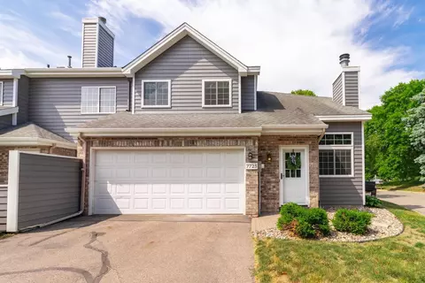 7725 S Shore Dr, Chanhassen, MN 55317