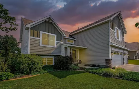 1349 Ridge Ln, Shakopee, MN 55379