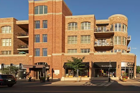 5000 France Ave S #28, Edina, MN 55410