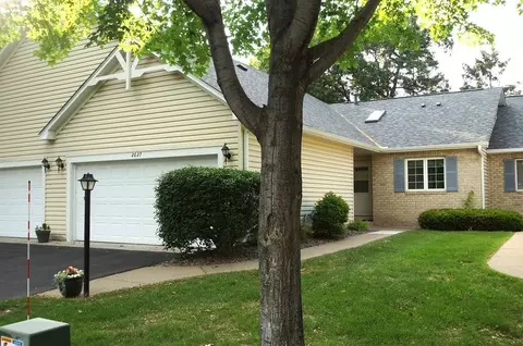 2627 Lake Court Dr, Mounds View, MN 55112