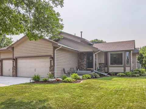 6095 Kalland Dr NE, Albertville, MN 55301