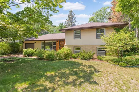 6776 7th St NE, Fridley, MN 55432