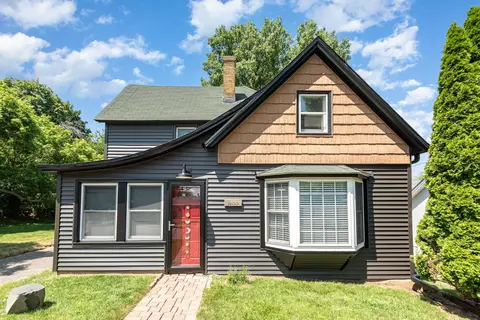 1155 Charlton St, West Saint Paul, MN 55118