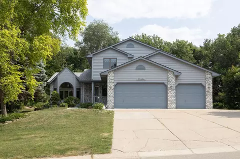 20984 Junco Trl, Lakeville, MN 55044