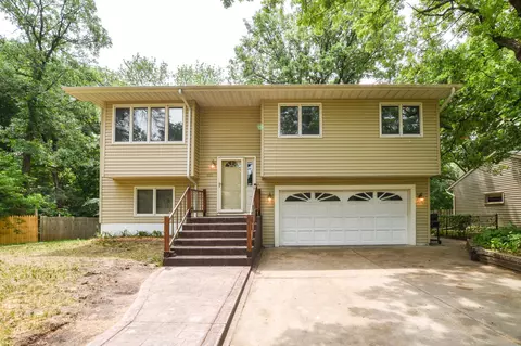 1052 93rd Ave NW, Coon Rapids, MN 55433