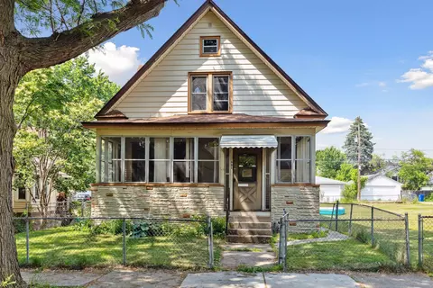 981 Conway St, Saint Paul, MN 55106