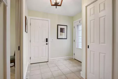 Entry Way - 608 3rd Ave SW, Faribault, MN 55021 photo 3 of 4