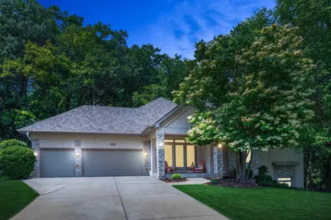 6752 Harlan Dr, Eden Prairie, MN 55346