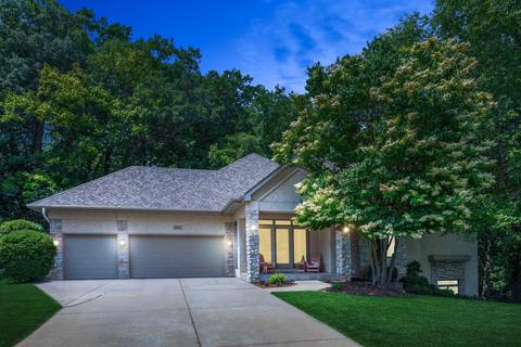 6752 Harlan Dr, Eden Prairie, MN 55346