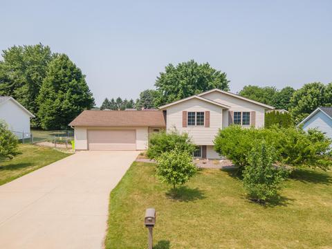 227 Pearl St S, Dover, MN 55929