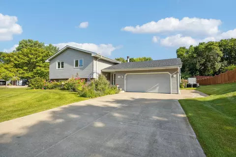 12530 28th Ave N, Plymouth, MN 55441
