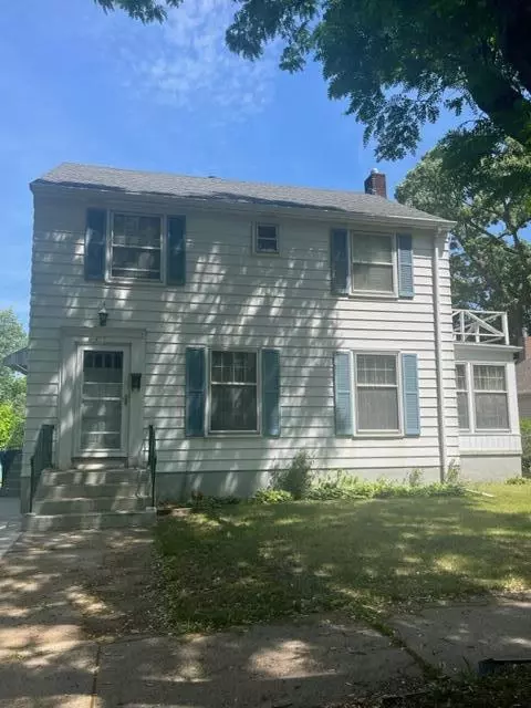 197 Morton St E, Saint Paul, MN 55107