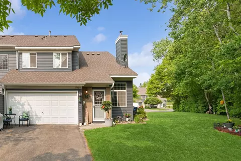 1755 Donegal Dr #4, Woodbury, MN 55125
