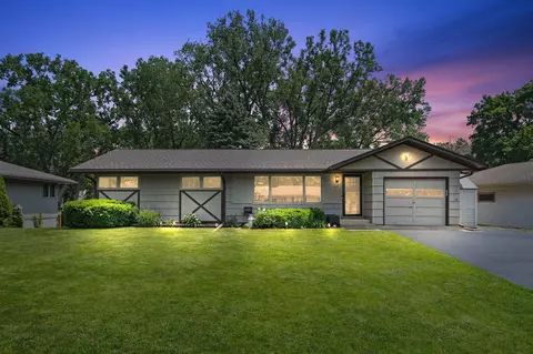 921 Patton Rd, New Brighton, MN 55112