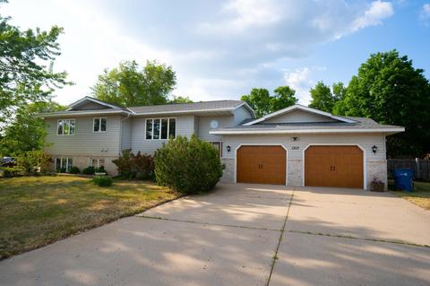 1307 Cheryl Dr, Saint Cloud, MN 56301
