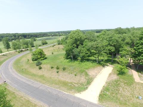 324 White Eagle Rd, Saint Joseph Twp, WI 54016