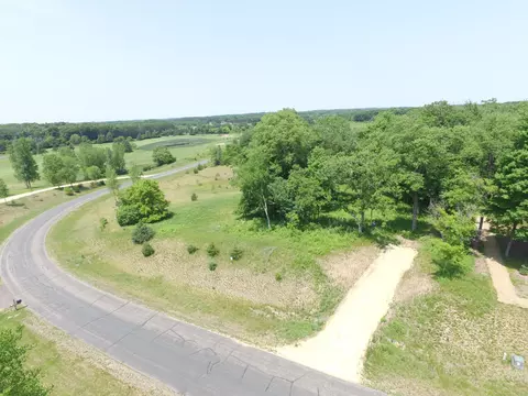 324 White Eagle Rd, Saint Joseph Twp, WI 54016