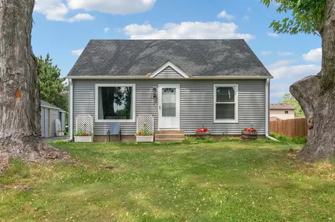 117 Bluwood Ave, Little Canada, MN 55117