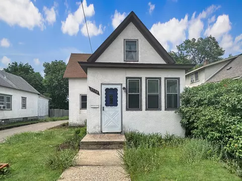 2538 4th St NE, Minneapolis, MN 55418