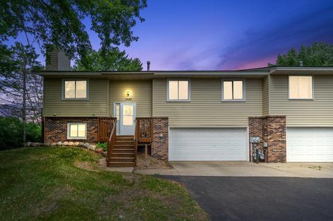 1282 Deercliff Ln, Eagan, MN 55123