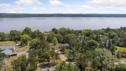 355 Quinlan Ave S, Lakeland Shores, MN 55043