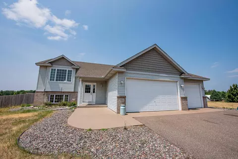 21002 Magnolia St NW, Oak Grove, MN 55011