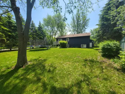 5358 Clayton Dr, Maple Plain, MN 55359 photo 2