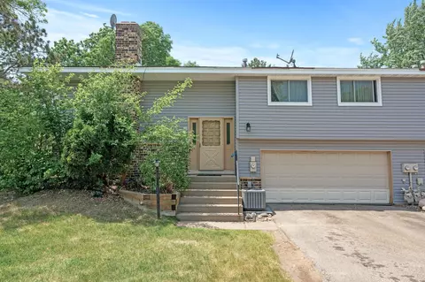 11943 70th Pl N, Maple Grove, MN 55369