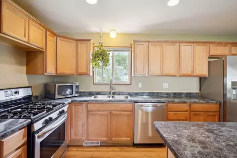 1927 Timber Wolf Ct, Eagan, MN 55122 photo 14
