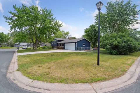 1927 Timber Wolf Ct, Eagan, MN 55122 photo 4