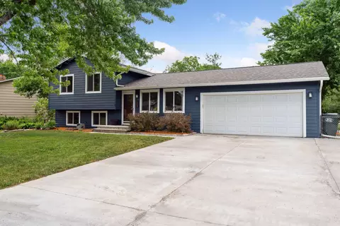 1927 Timber Wolf Ct, Eagan, MN 55122 photo 3