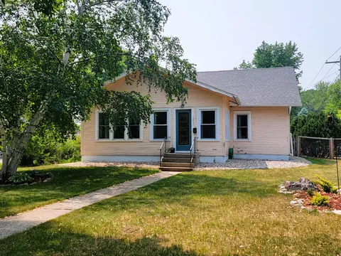 1011 Park Ave, Morris, MN 56267