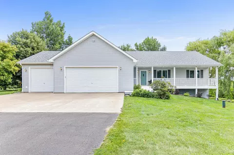 543 Trillium Ln, Hudson, WI 54016