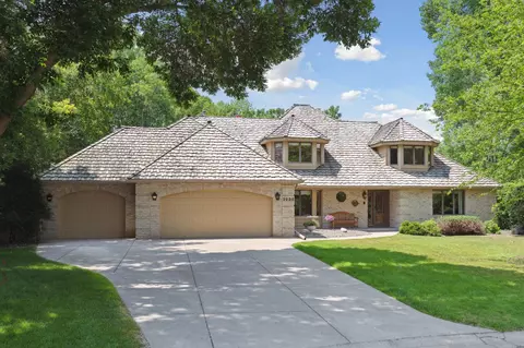 3235 Rosewood Ln N, Plymouth, MN 55441